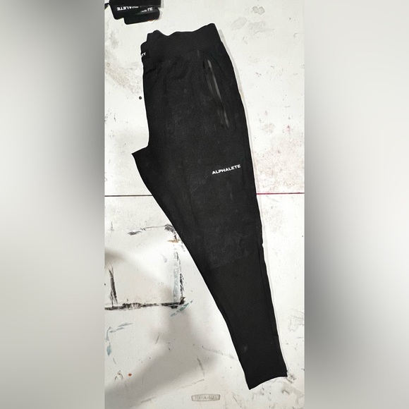 Alphalete Men’s Infinity Tech Pant - Static Noise - Picture 2 of 5